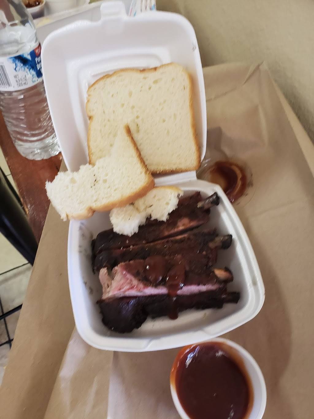 Jubes Smokehouse | restaurant | 1900 S Edgewood Terrace, Fort Worth, TX 76105, USA | 8177790235 OR +1 817-779-0235