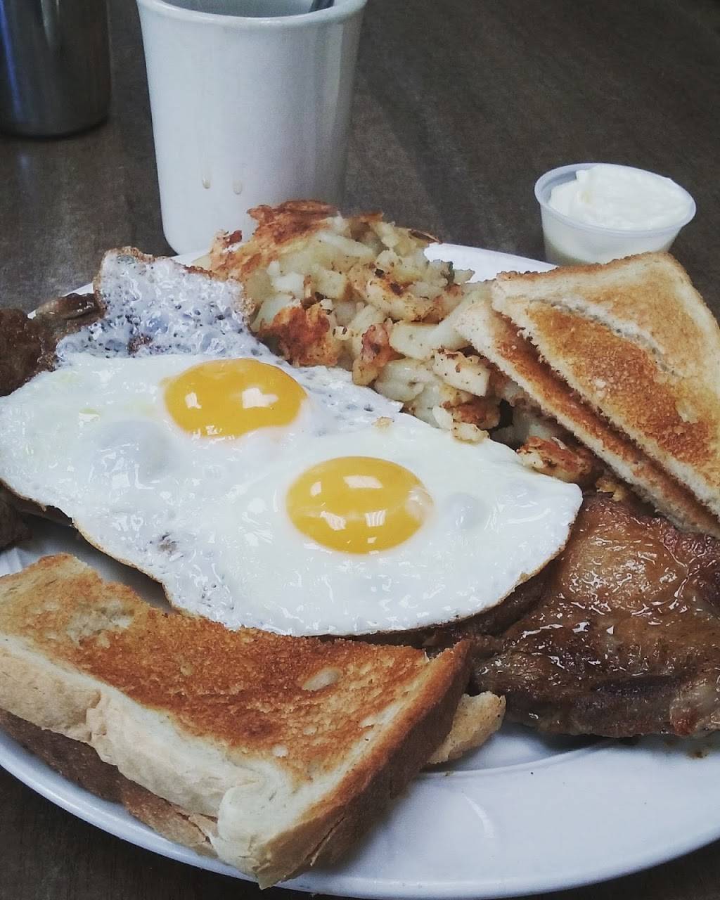 Tinas Place | restaurant | 1002 Flushing Ave, Brooklyn, NY 11206, USA | 7184976890 OR +1 718-497-6890