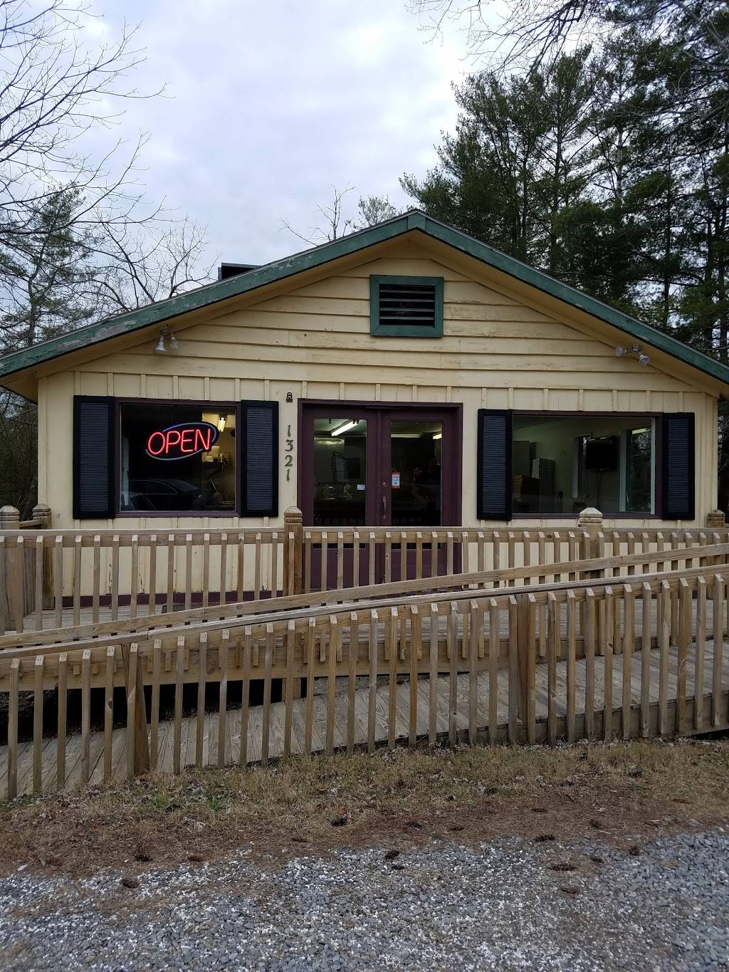 Fairview Pizza | restaurant | 1321 Charlotte Hwy, Fairview, NC 28730, USA | 8283385039 OR +1 828-338-5039