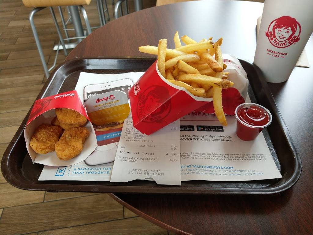 Wendys | restaurant | 599 William R Latham Senior Dr, Bourbonnais, IL 60914, USA | 8159326681 OR +1 815-932-6681