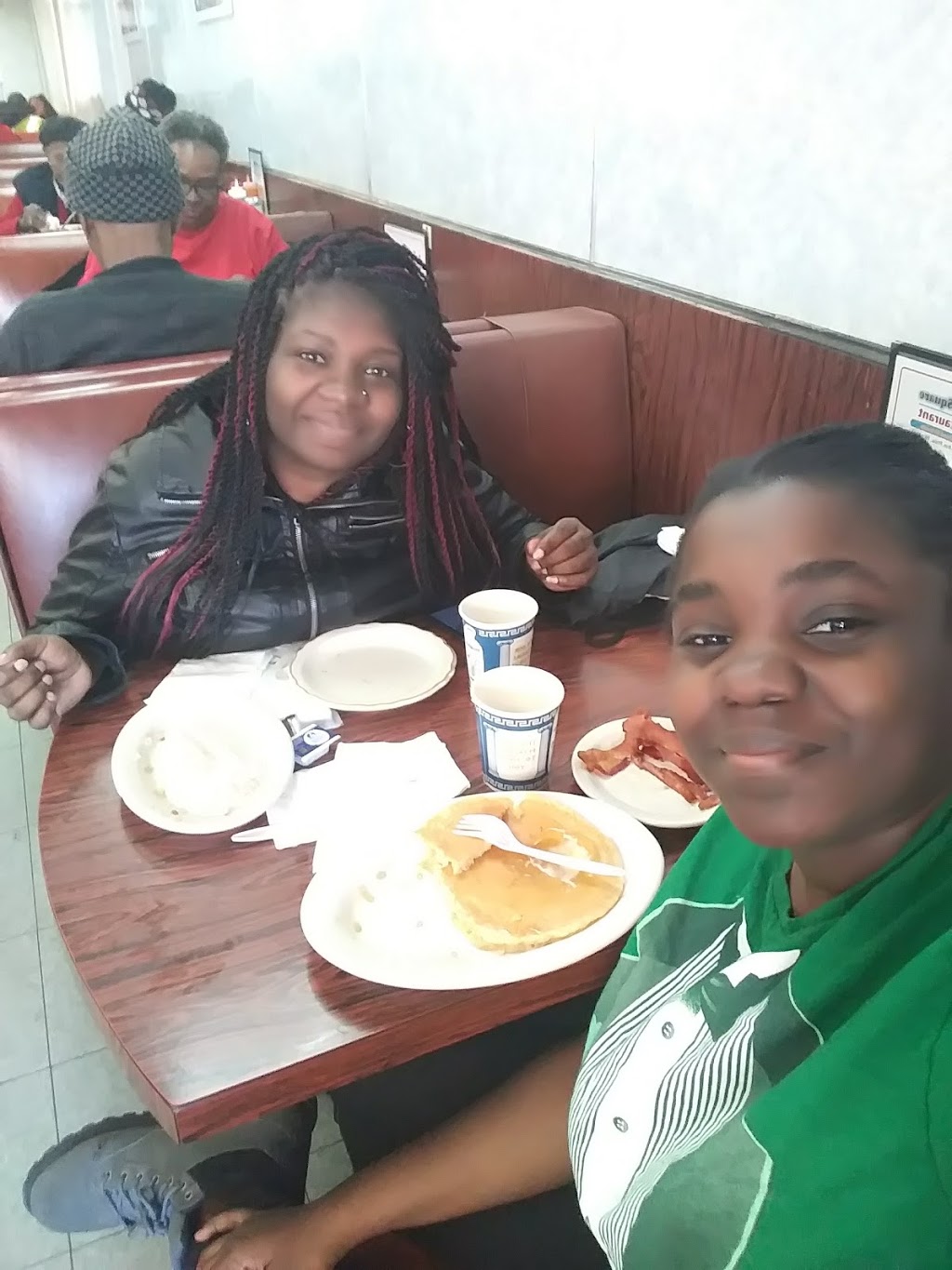 Erie Square Restaurants | restaurant | 3651 Germantown Ave, Philadelphia, PA 19140, USA | 2152262616 OR +1 215-226-2616