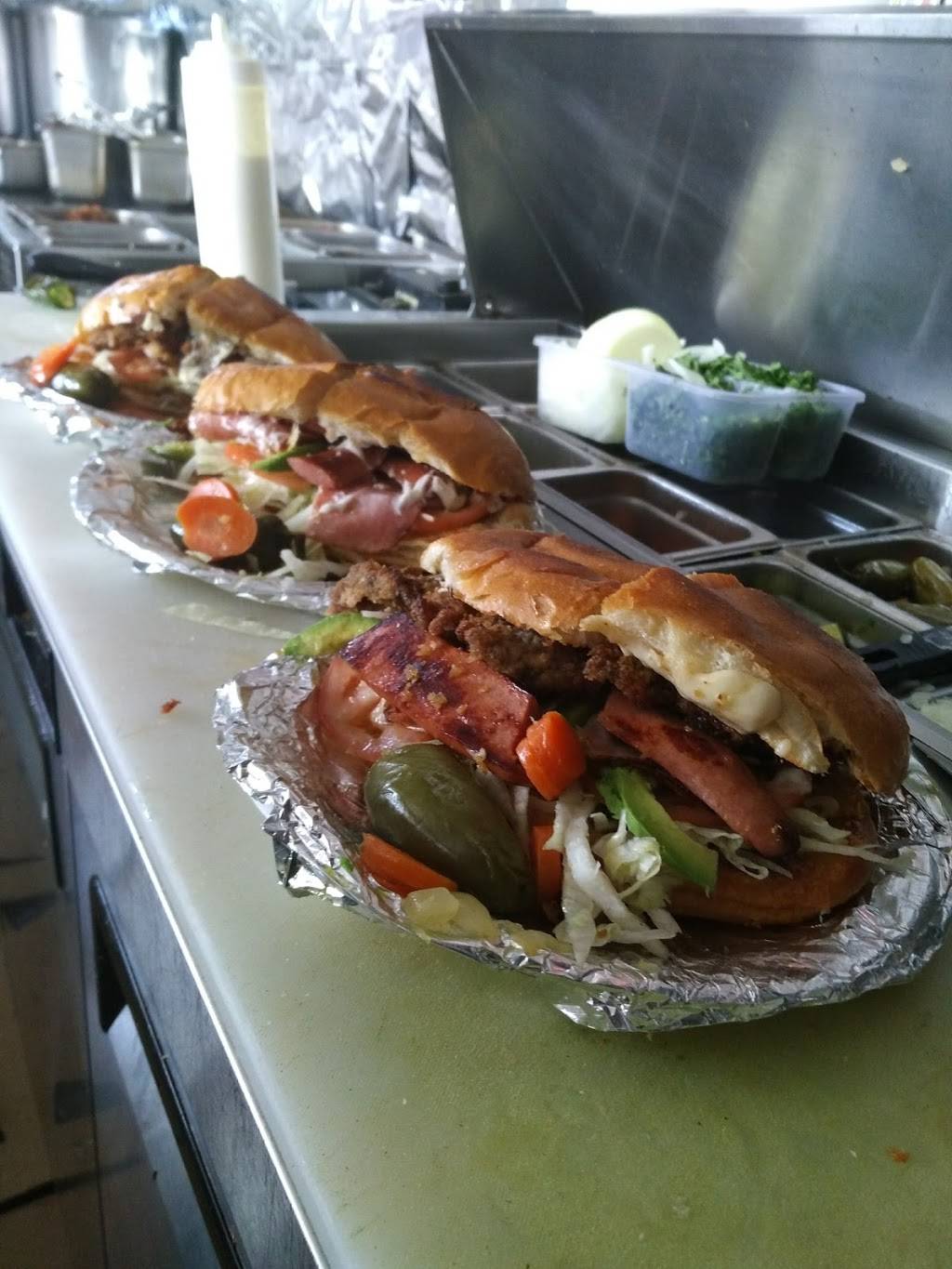 Antojitos Mexicanos La Guera | restaurant | 8624 FM812, Austin, TX 78719, USA | 5127651953 OR +1 512-765-1953