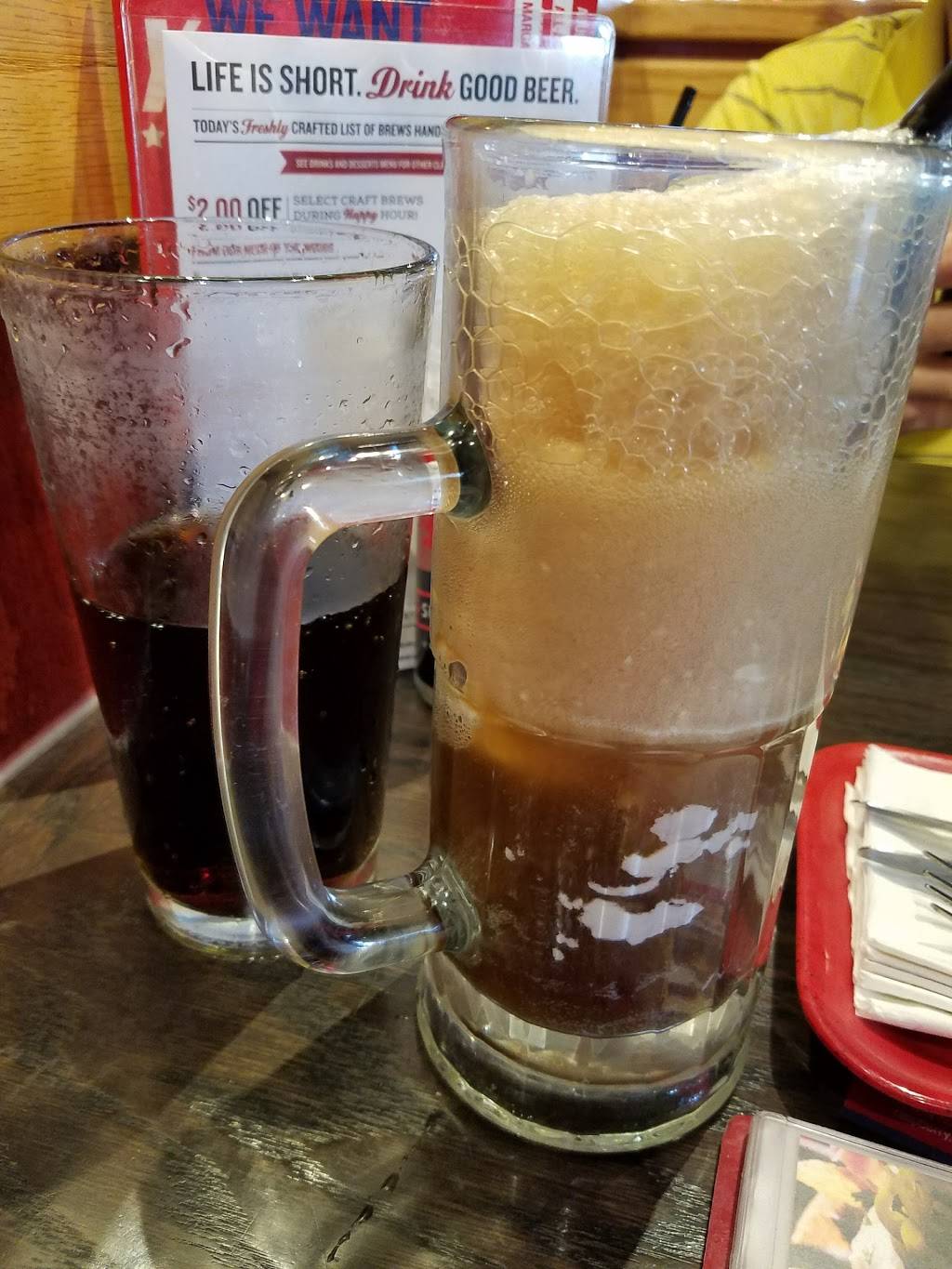 Red Robin Gourmet Burgers and Brews | restaurant | 2235 S Santan Village Pkwy, Gilbert, AZ 85295, USA | 4808994338 OR +1 480-899-4338