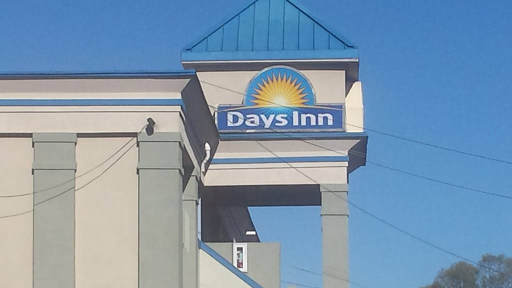 Texas Ranch Steakhouse | restaurant | 1310 W Sugar Creek Rd, Charlotte, NC 28262, USA | 7045982215 OR +1 704-598-2215