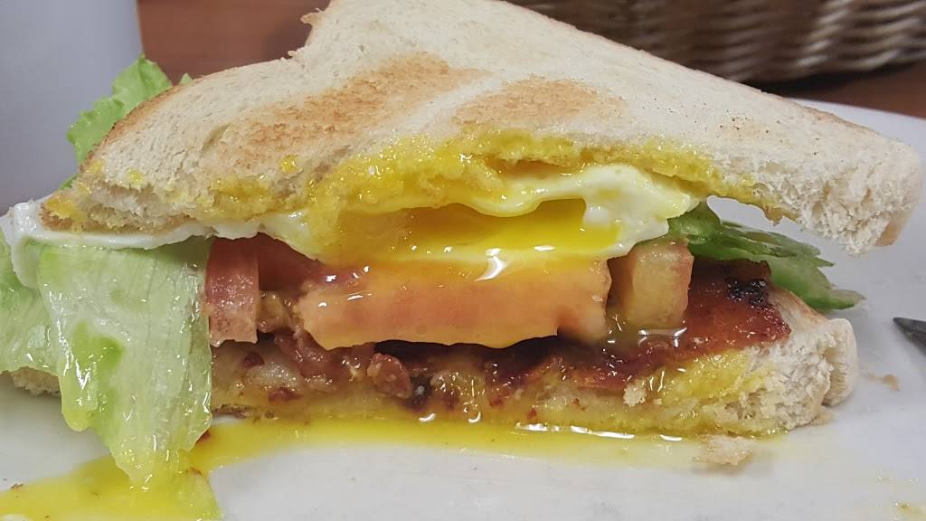 Mama Lous Restaurant | restaurant | 1421 N Moore Ave, Moore, OK 73160, USA | 4057995200 OR +1 405-799-5200