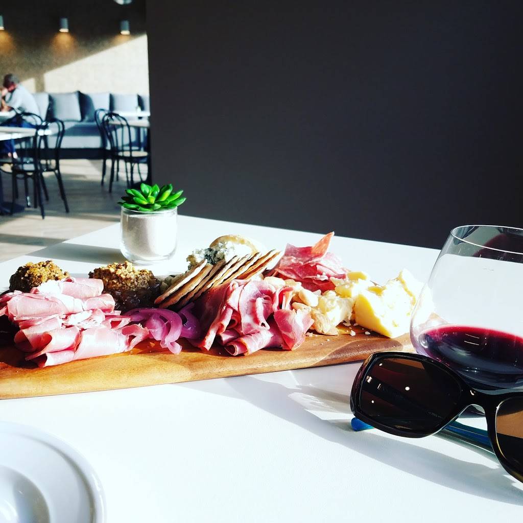 MP Social | restaurant | 313 N Cedar St, Lansing, MI 48912, USA | 5176797365 OR +1 517-679-7365