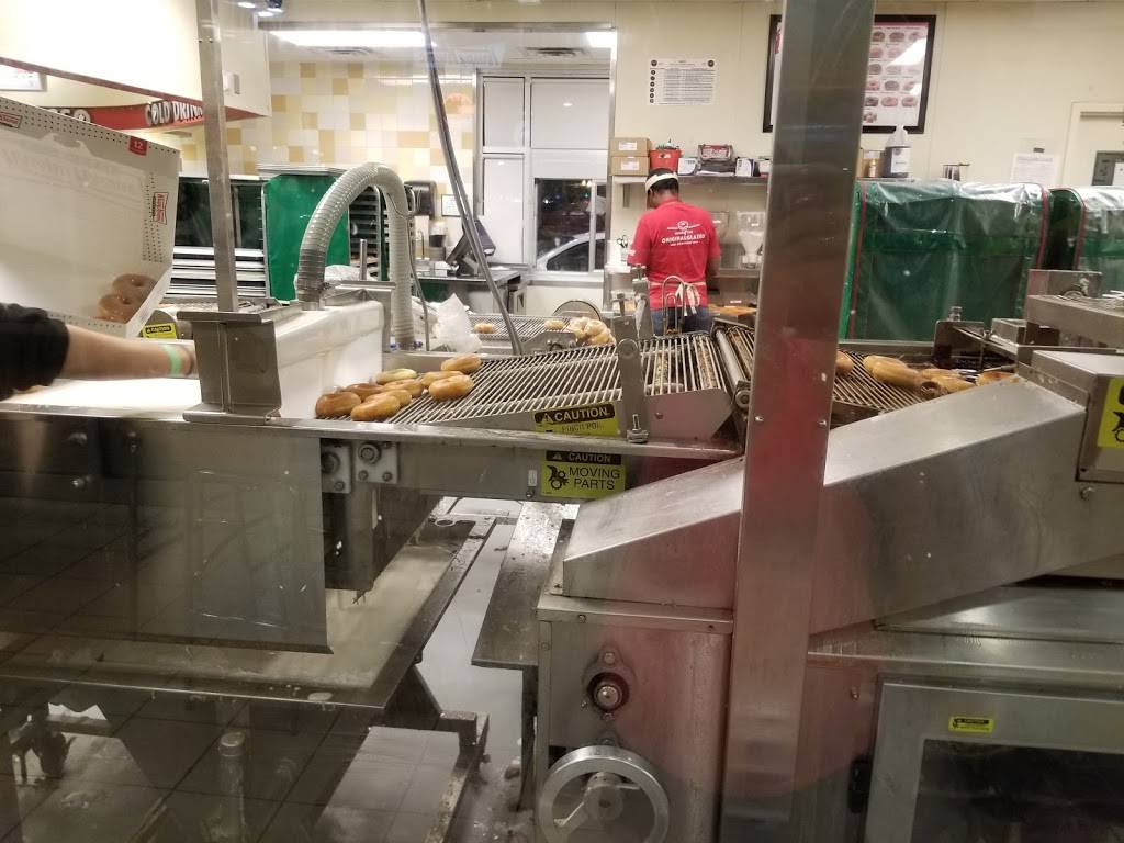 Krispy Kreme | bakery | 1648 Beltline Rd SW, Decatur, AL 35601, USA | 2563010057 OR +1 256-301-0057