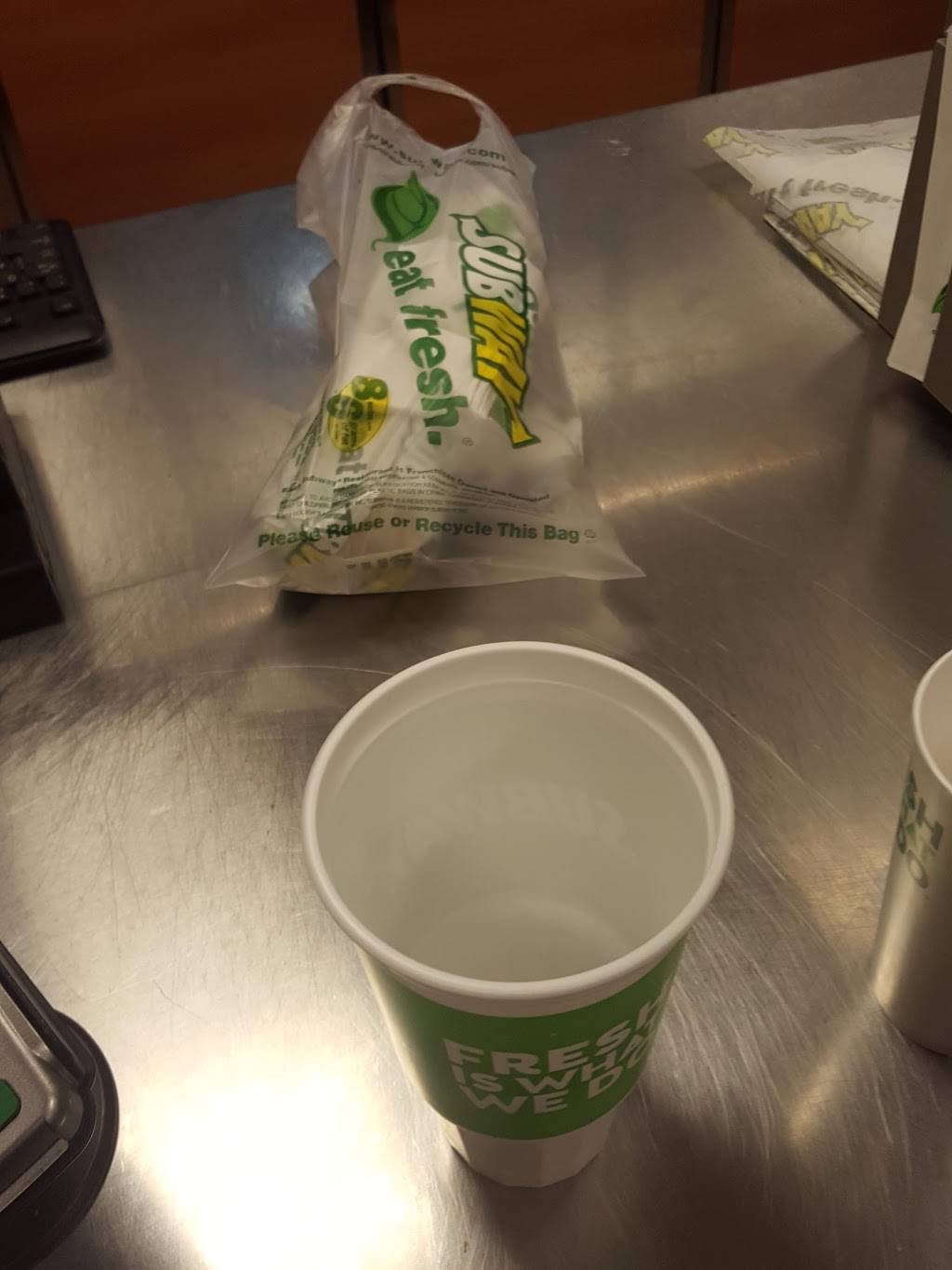 Subway | restaurant | 927 N W Ave, Jackson, MI 49202, USA | 5177889696 OR +1 517-788-9696