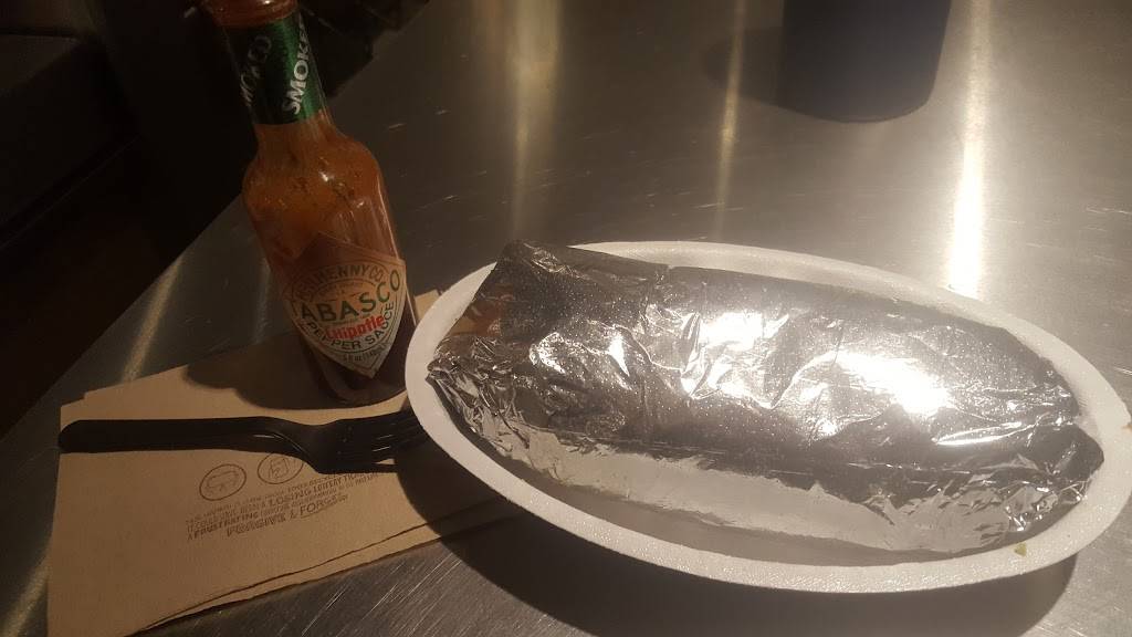 Chipotle Mexican Grill | restaurant | 287 School St Ste 110, Mansfield, MA 02048, USA | 5083392061 OR +1 508-339-2061