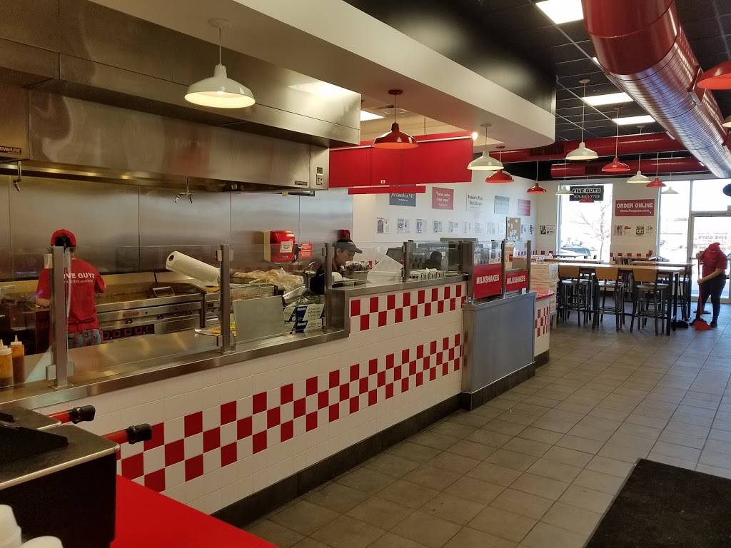 Five Guys | meal takeaway | 14421 Chantilly Crossing Ln, Chantilly, VA 20151, USA | 7038177718 OR +1 703-817-7718