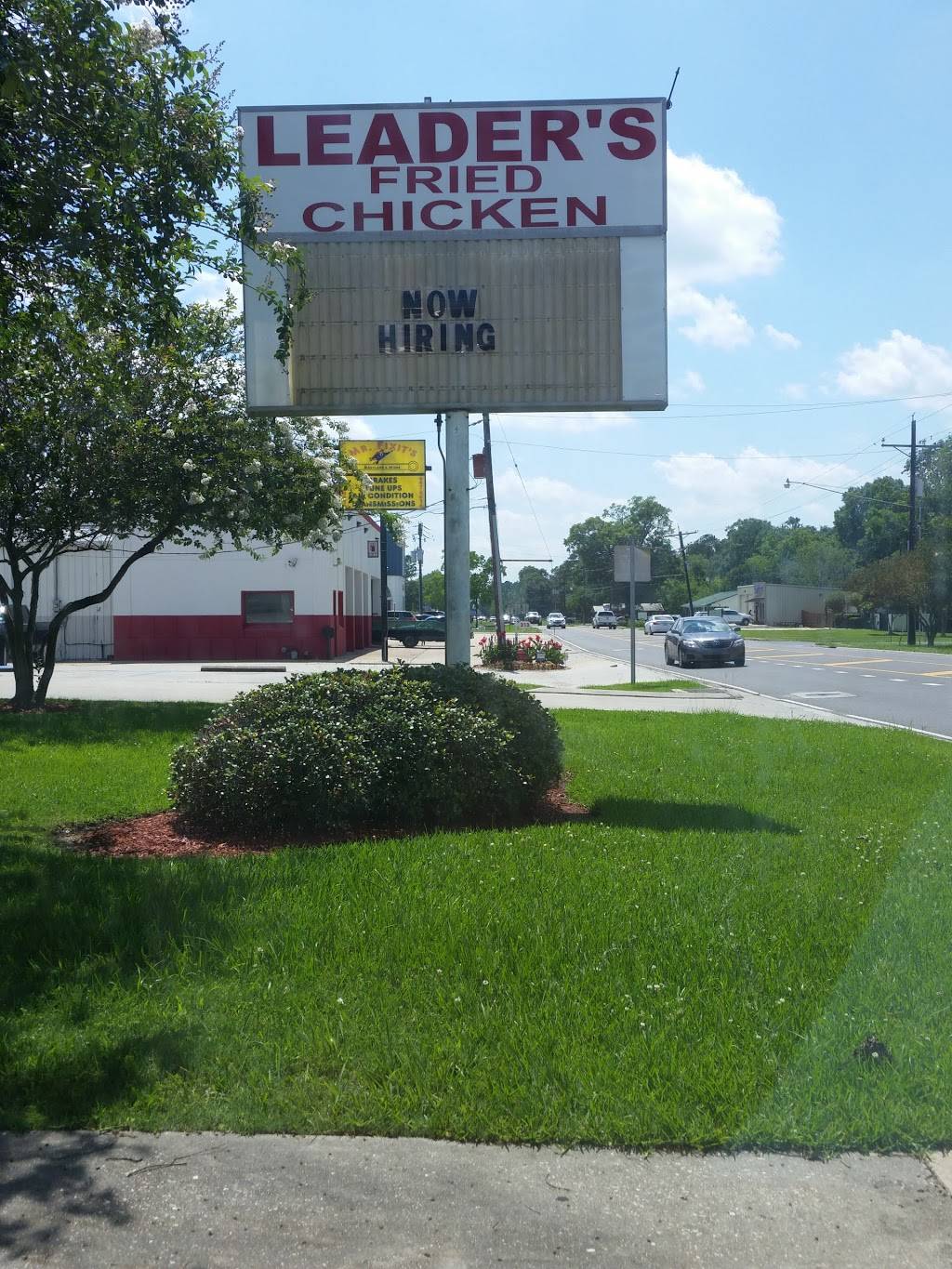 Leaders | restaurant | 203 W Cornerview St, Gonzales, LA 70737, USA | 2256477162 OR +1 225-647-7162