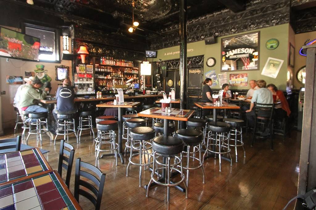 MaGillyCuddys | restaurant | 2016 1st Ave, Anoka, MN 55303, USA | 7632055773 OR +1 763-205-5773