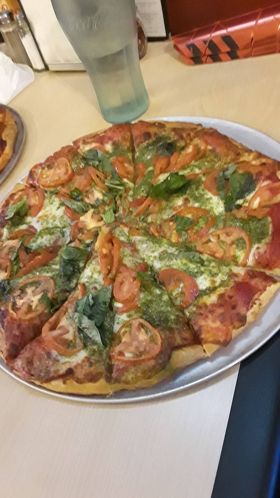 Franks Pizza | restaurant | 122 E Main St, Grass Valley, CA 95945, USA | 5302734622 OR +1 530-273-4622