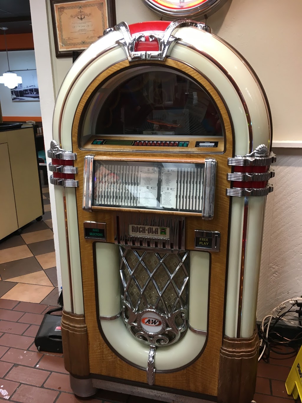 A&W All-American Food / Long John Silvers | restaurant | 4420 Sergeant Rd, Sioux City, IA 51106, USA | 7122742202 OR +1 712-274-2202