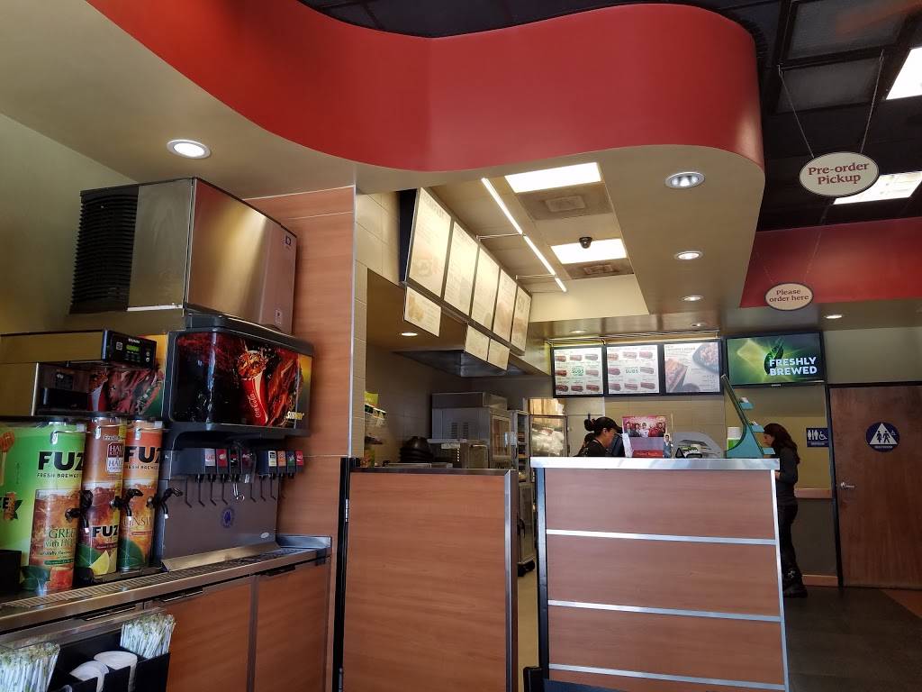 Subway Restaurants | restaurant | 498 S Lake Ave, Pasadena, CA 91101, USA | 6264054900 OR +1 626-405-4900