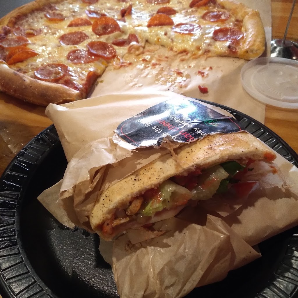 RedBrick Pizza | restaurant | 4144 Legendary Dr, Destin, FL 32541, USA | 8504245990 OR +1 850-424-5990