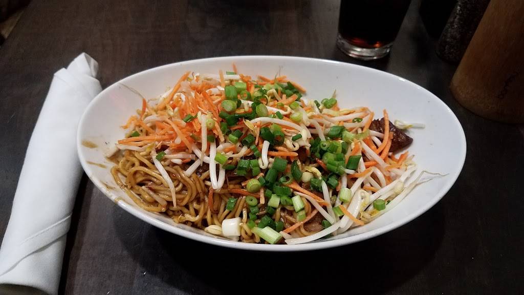 Ling & Louies Asian Bar and Grill | restaurant | Gate A13, Terminal A, 2040 S International Pkwy, Dallas, TX 75261, USA | 9729737325 OR +1 972-973-7325