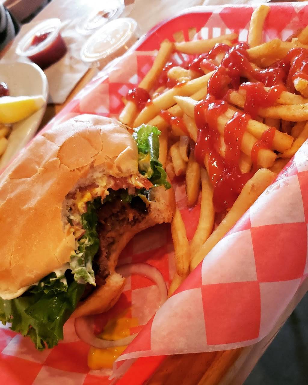 Jax Grill | restaurant | 1613 Shepherd Dr, Houston, TX 77007, USA | 7138615529 OR +1 713-861-5529