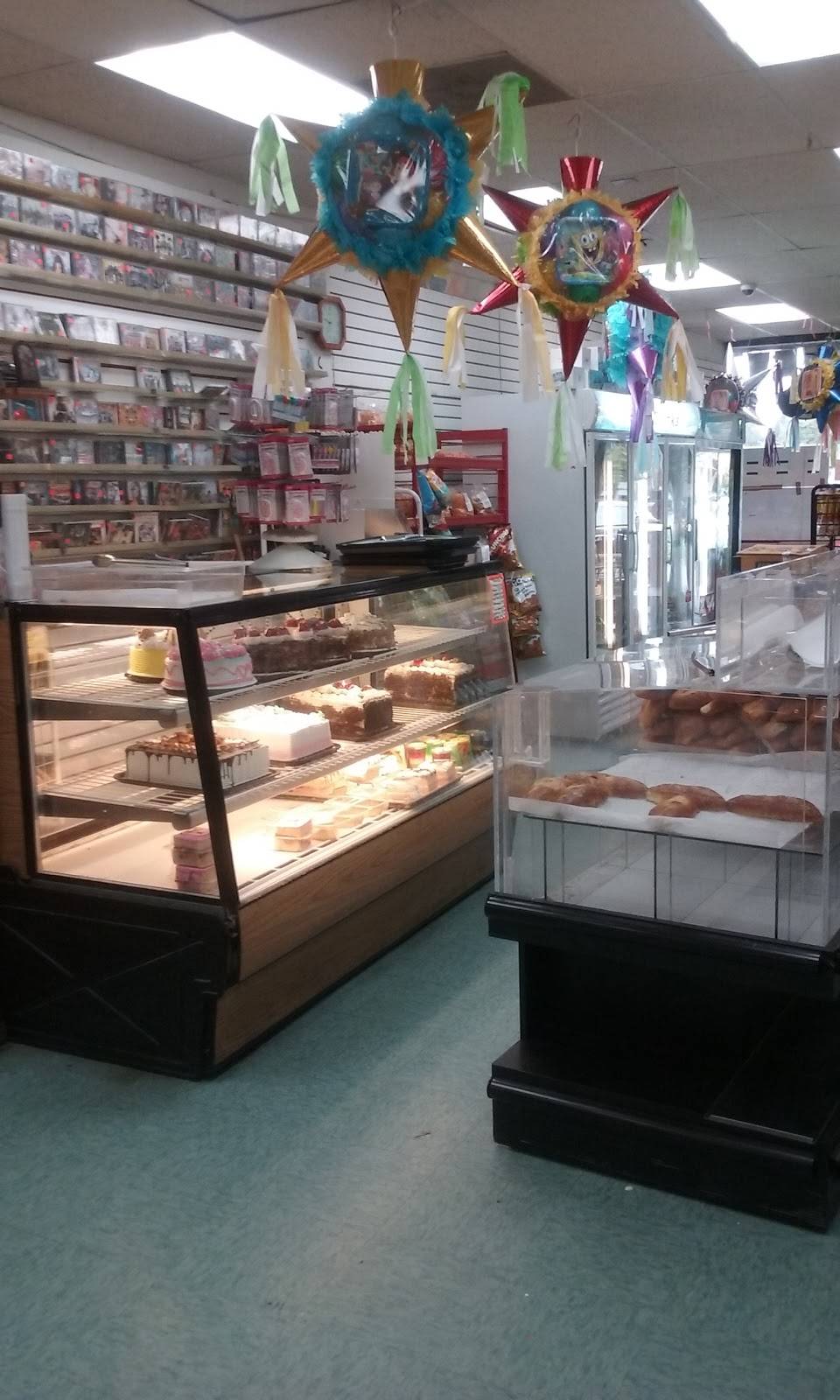 Luna Azul | Cuban Mexican Restaurant Bar | restaurant | 1721 SE 122nd Ave, Portland, OR 97233, USA | 5032525167 OR +1 503-252-5167