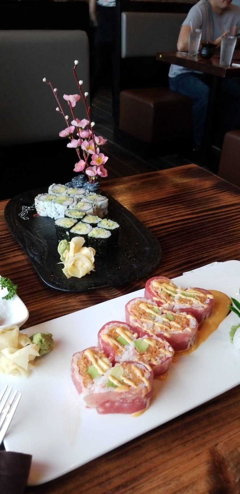 Sakana Hibachi Sushi and Bar | restaurant | 275 New State Hwy, Raynham, MA 02767, USA | 5088808660 OR +1 508-880-8660