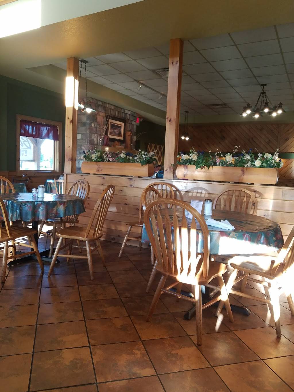 Richards Ranch House | restaurant | 400 W North St, Kendallville, IN 46755, USA | 2603474069 OR +1 260-347-4069