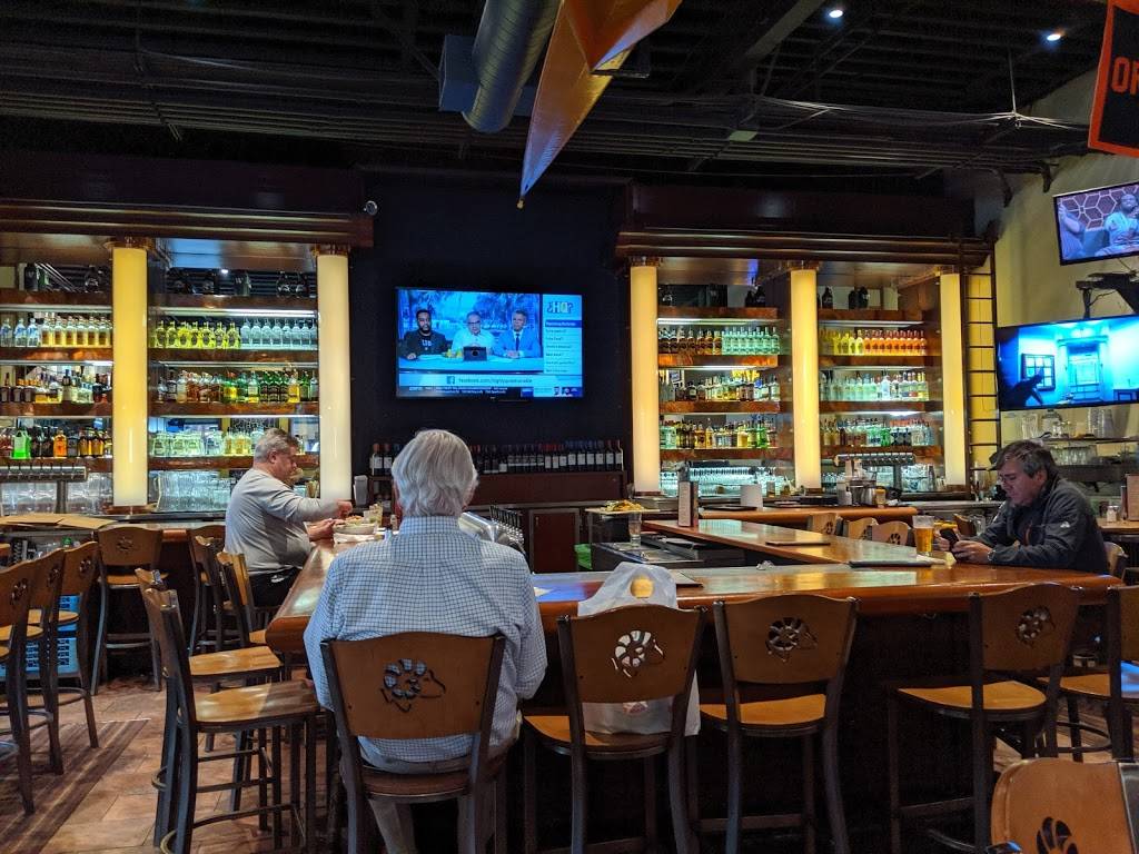 RAM Restaurant & Brewery | restaurant | 2650 NE University Village St, Seattle, WA 98105, USA | 2065253565 OR +1 206-525-3565