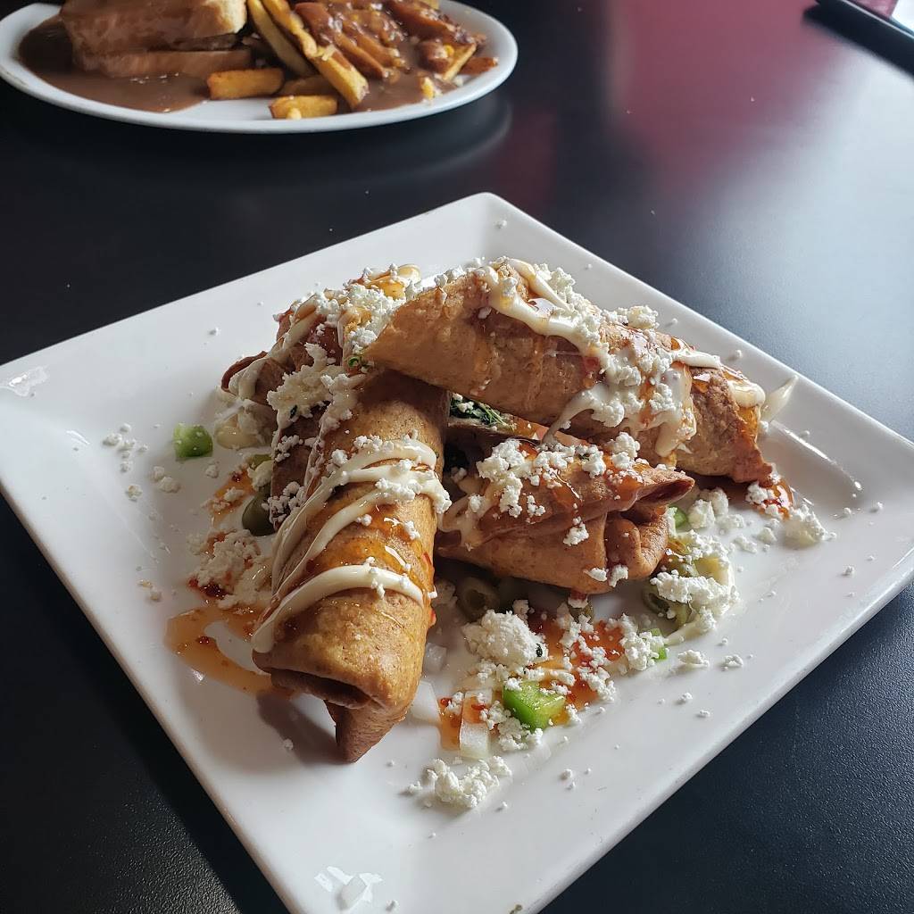 Bridgeburg Family Restaurant | restaurant | 607 Niagara Blvd, Fort Erie, ON L2A 3H5, Canada | 9058710007 OR +1 905-871-0007