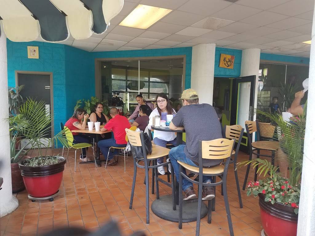 La Gardenia | restaurant | 5600 Walzem Rd, San Antonio, TX 78218, USA | 2104675025 OR +1 210-467-5025