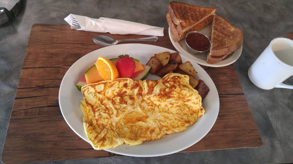 Bistro Le BisCornu | restaurant | 2200 Rue Royale, Trois-Rivières, QC G9A 4L5, Canada | 8198408292 OR +1 819-840-8292