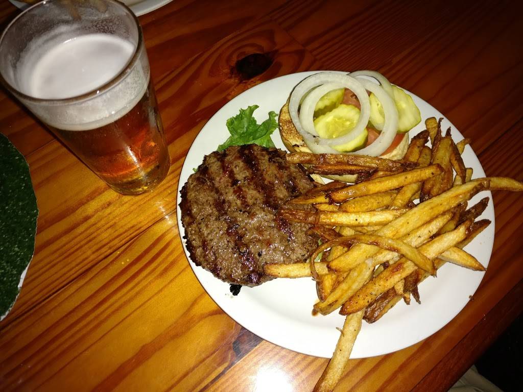 Sidelines Sports Bar & Grill | restaurant | 4451 Veronica S Shoemaker Blvd, Fort Myers, FL 33916, USA | 2399393003 OR +1 239-939-3003