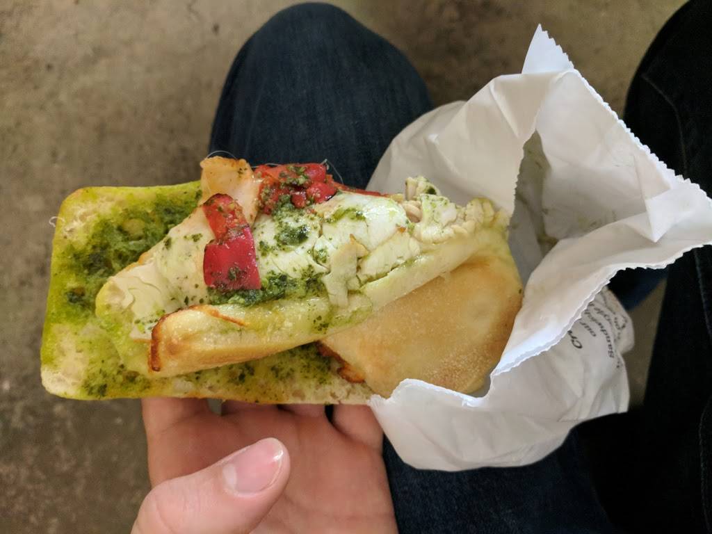 Starbucks | cafe | 6020 NE Columbia Blvd, Portland, OR 97218, USA | 5032821807 OR +1 503-282-1807