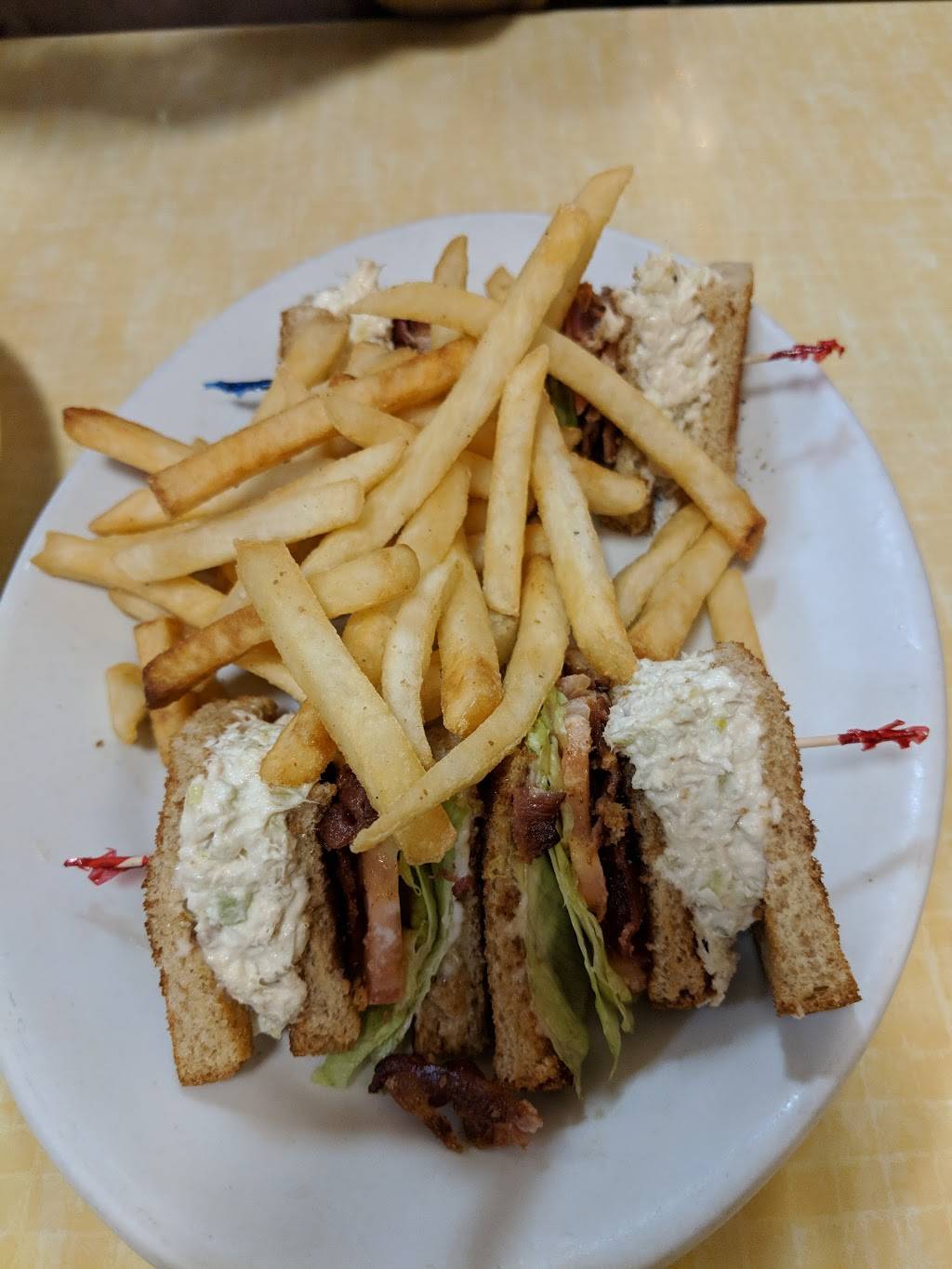 Rolandos Diner | restaurant | 140 Court St, Binghamton, NY 13901, USA | 6077239058 OR +1 607-723-9058