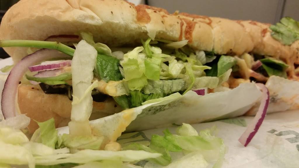 Subway | restaurant | 4000 Lapeer Rd, Auburn Hills, MI 48326, USA | 2487913171 OR +1 248-791-3171