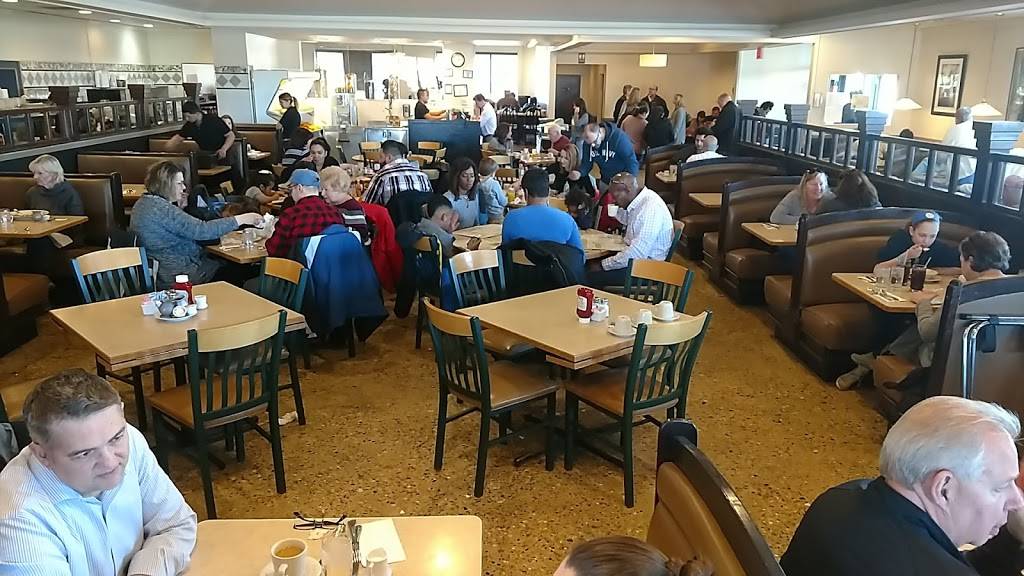 Ellys Pancake House | bakery | 435 Townline Rd, Mundelein, IL 60060, USA | 8478378100 OR +1 847-837-8100