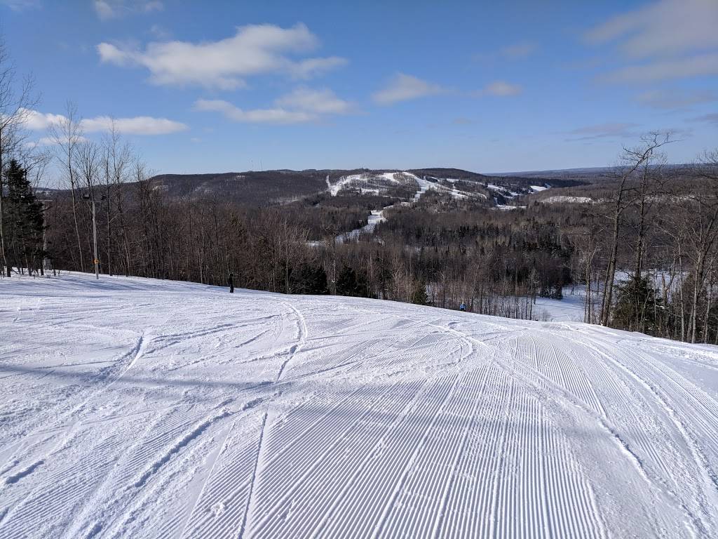 Indianhead Mountain - Big Snow Resort | restaurant | 500 Indianhead Rd, Wakefield, MI 49968, USA | 8003463426 OR +1 800-346-3426