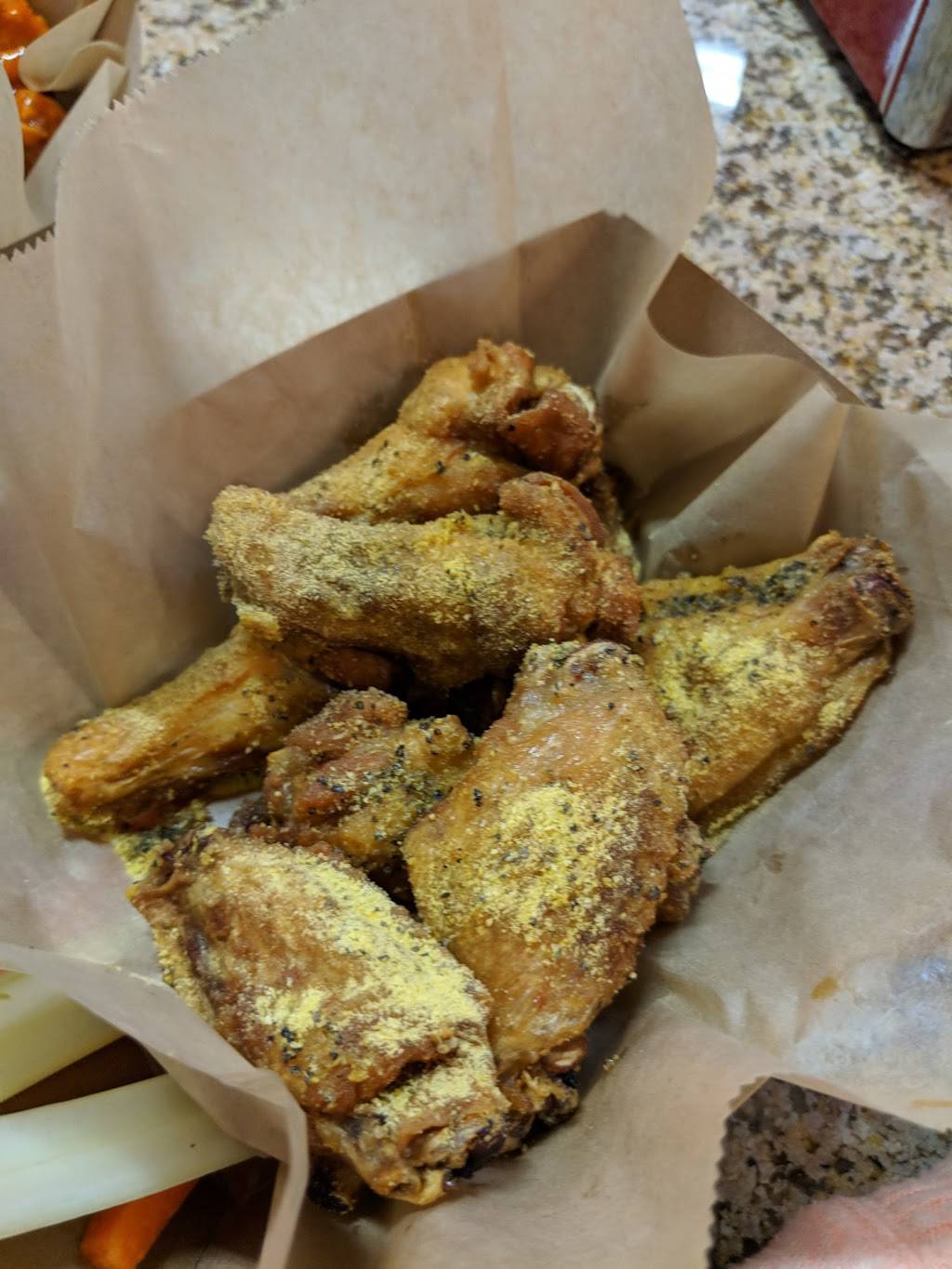 OG Wingz | restaurant | 6340 Hollywood Blvd, Los Angeles, CA 90028, USA | 3234985576 OR +1 323-498-5576