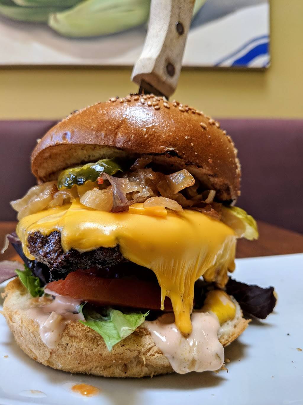 Barneys Gourmet Hamburgers | restaurant | 1591 Solano Ave, Berkeley, CA 94707, USA | 5105268185 OR +1 510-526-8185