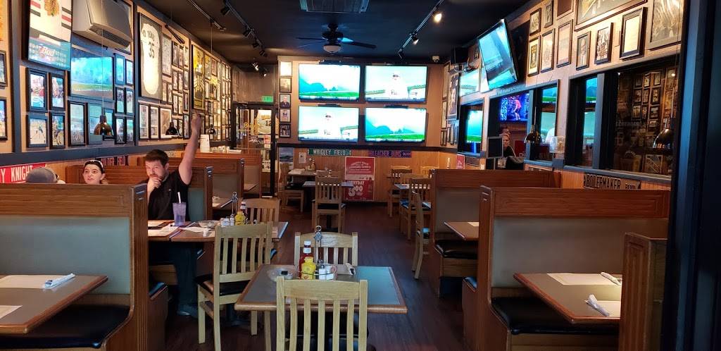 Bridges Scoreboard Restaurant | restaurant | 121 N Griffith Blvd, Griffith, IN 46319, USA | 2199242206 OR +1 219-924-2206