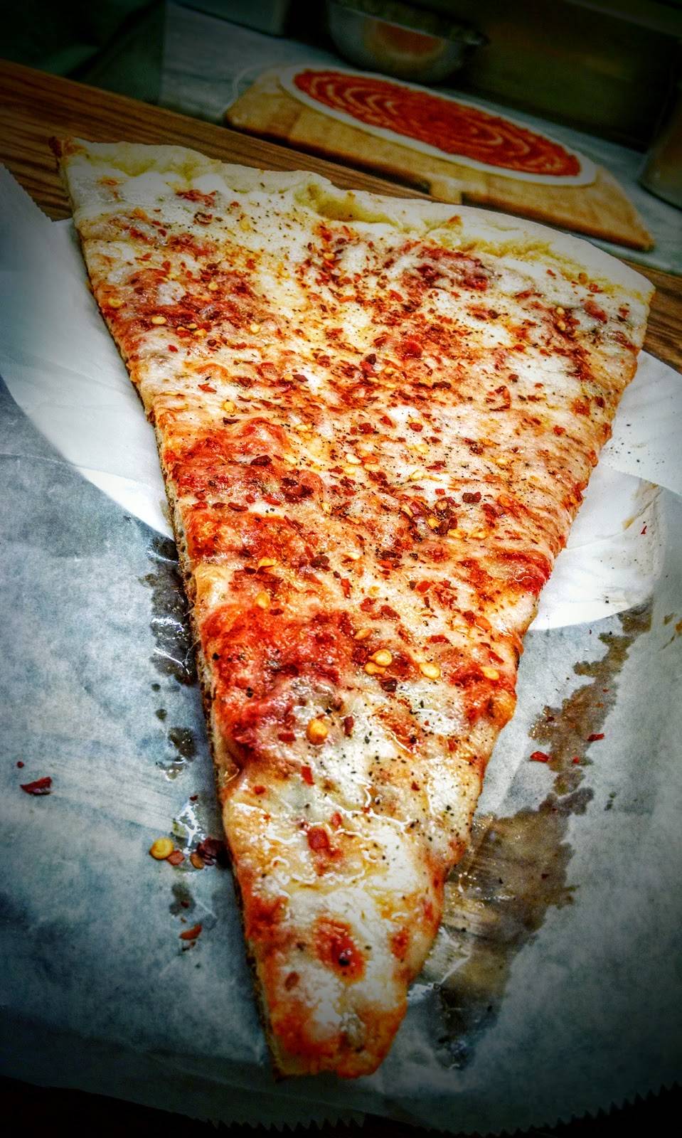 M & R Pizza | restaurant | 7 E 208th St, Bronx, NY 10467, USA | 7186530008 OR +1 718-653-0008