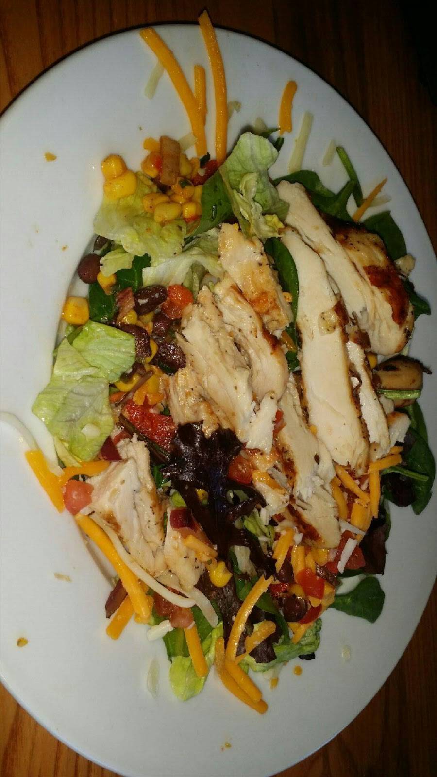 Chilis Grill & Bar | meal takeaway | 2310 SW Military Dr Suite 101, San Antonio, TX 78224, USA | 2109283689 OR +1 210-928-3689