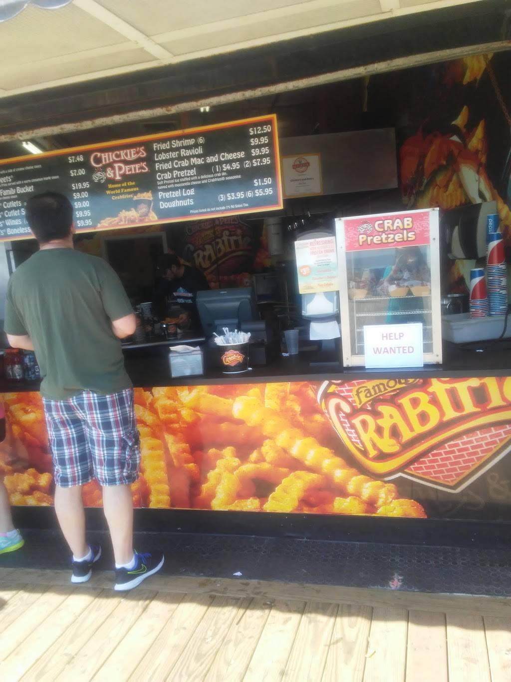 Chickies & Petes | restaurant | 908 Boardwalk, Ocean City, NJ 08226, USA | 6095458720 OR +1 609-545-8720