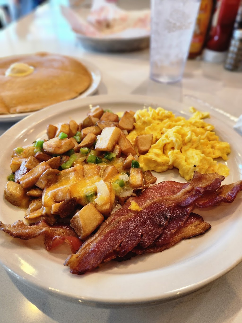 The Big Biscuit | restaurant | 7199 SE 29th St #113, Midwest City, OK 73110, USA | 4059312111 OR +1 405-931-2111