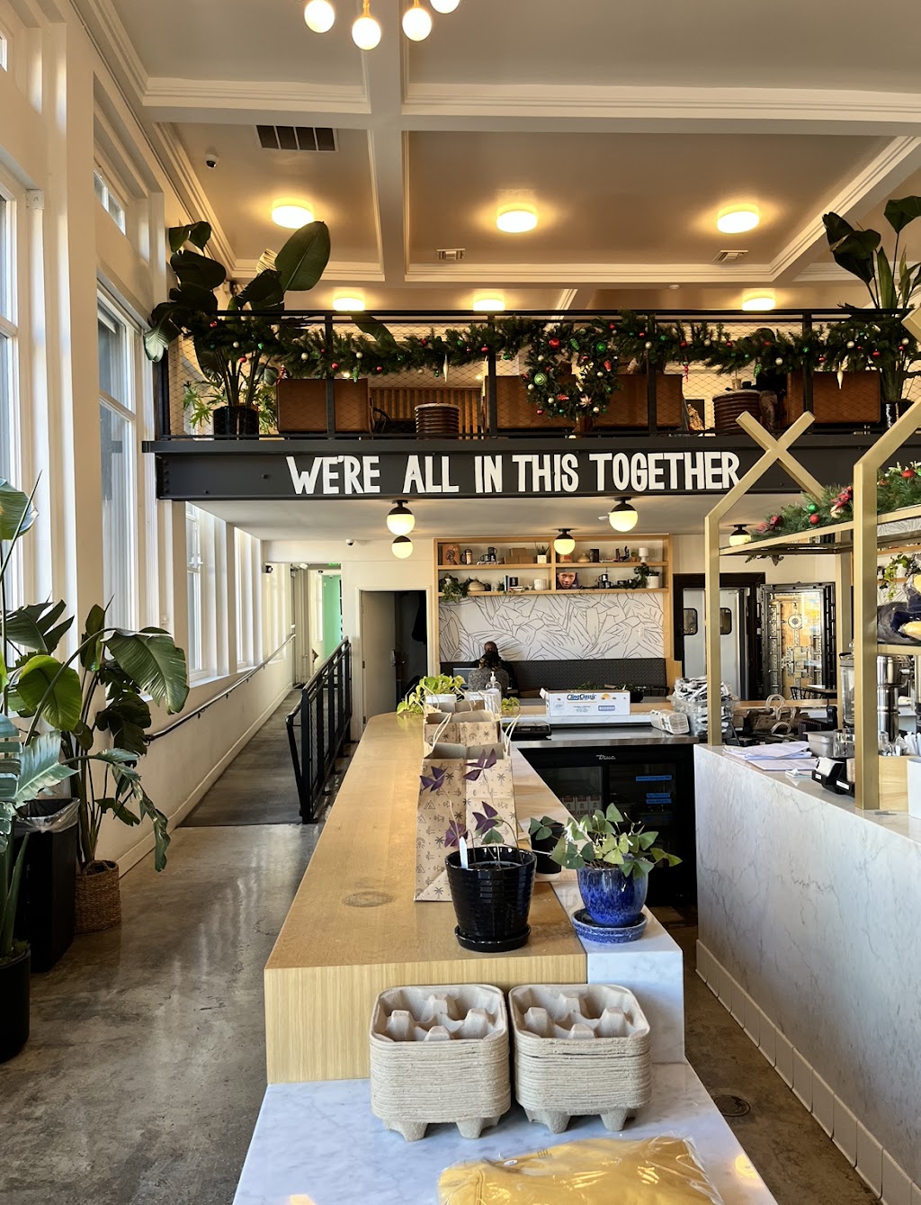 Hilltop Coffee + Kitchen - Slauson | cafe | 4427 W Slauson Ave, Los Angeles, CA 90043, USA | 3238159833 OR +1 323-815-9833