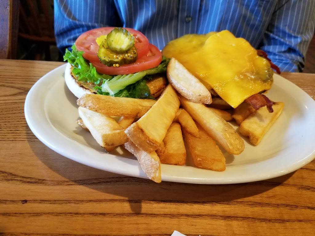 Cracker Barrel Old Country Store | restaurant | 527 Bullsboro Dr, Newnan, GA 30265, USA | 7702521055 OR +1 770-252-1055