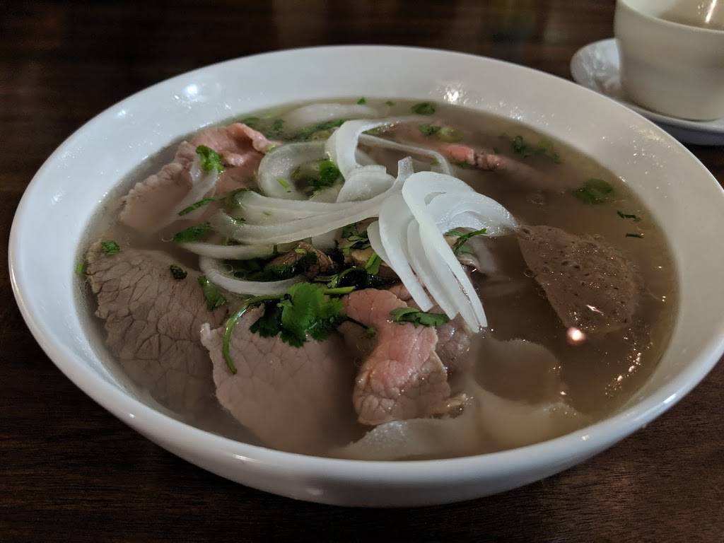 Saigon Restaurant | restaurant | 795 Forest Ave, Portland, ME 04103, USA | 2078746666 OR +1 207-874-6666