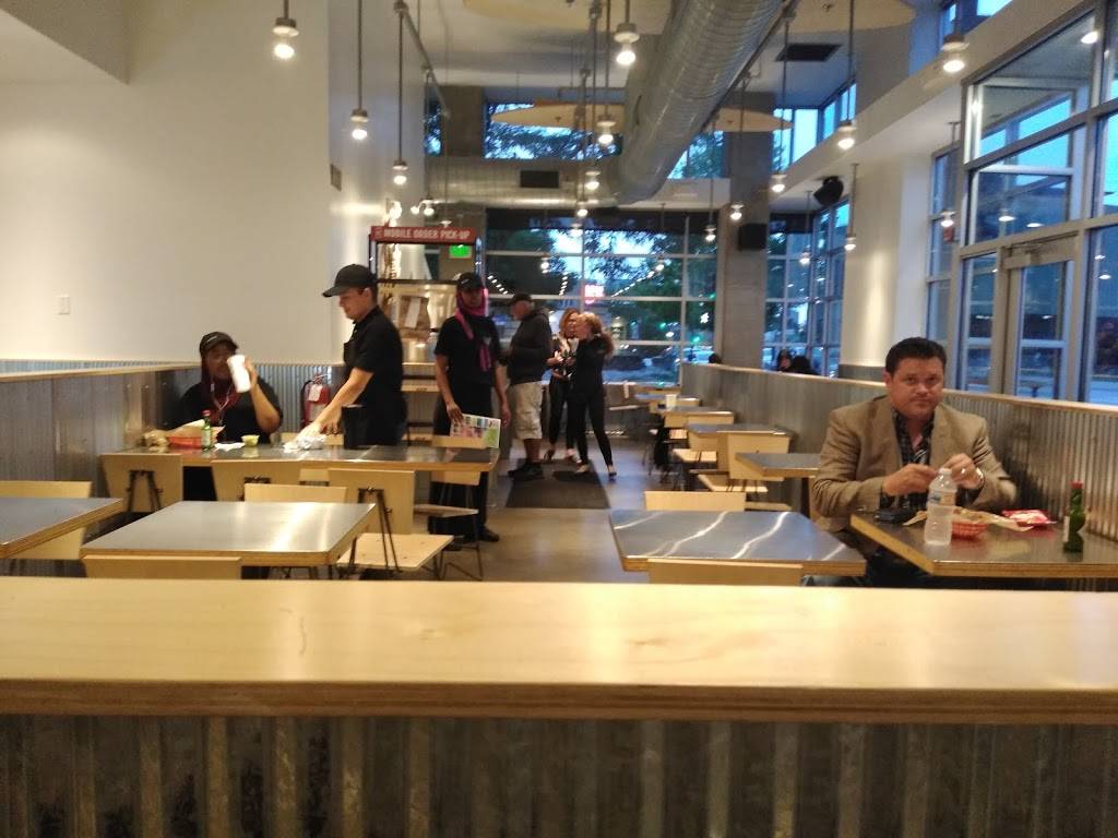Chipotle Mexican Grill | restaurant | 2500 E Colfax Ave, Denver, CO 80206, USA | 3033885300 OR +1 303-388-5300