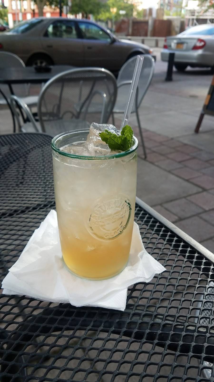 Maxwells | restaurant | 122 E Genesee St, Syracuse, NY 13202, USA | 3152996633 OR +1 315-299-6633