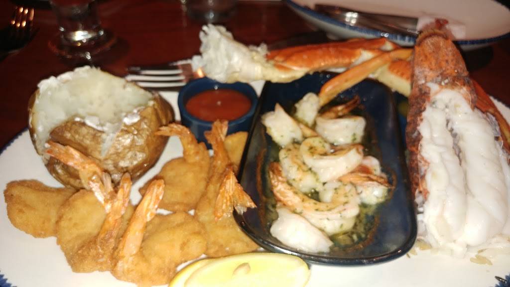 Red Lobster | restaurant | 2565 Capital Ave SW, Battle Creek, MI 49015, USA | 2699681448 OR +1 269-968-1448