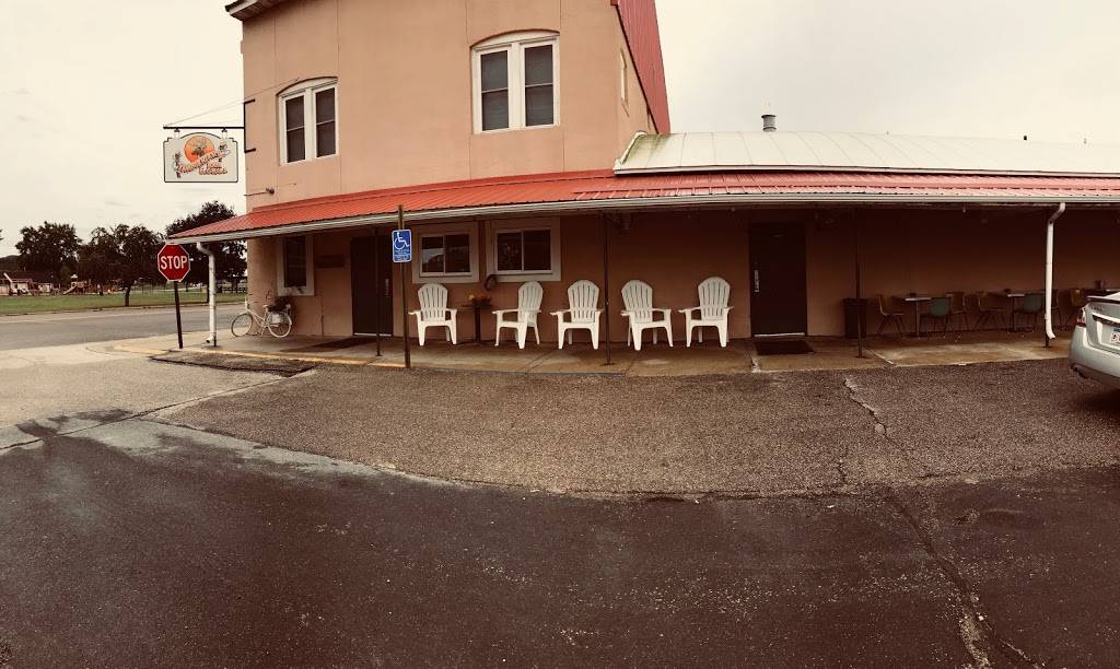 The Front Porch Bar & Grill | restaurant | 100 N Sheppard St, Kellogg, MN 55945, USA | 5077673368 OR +1 507-767-3368