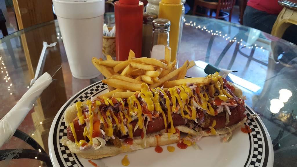 Fletchers Cafe and Catering | restaurant | 17 Yemassee Hwy, Yemassee, SC 29945, USA | 8435898300 OR +1 843-589-8300